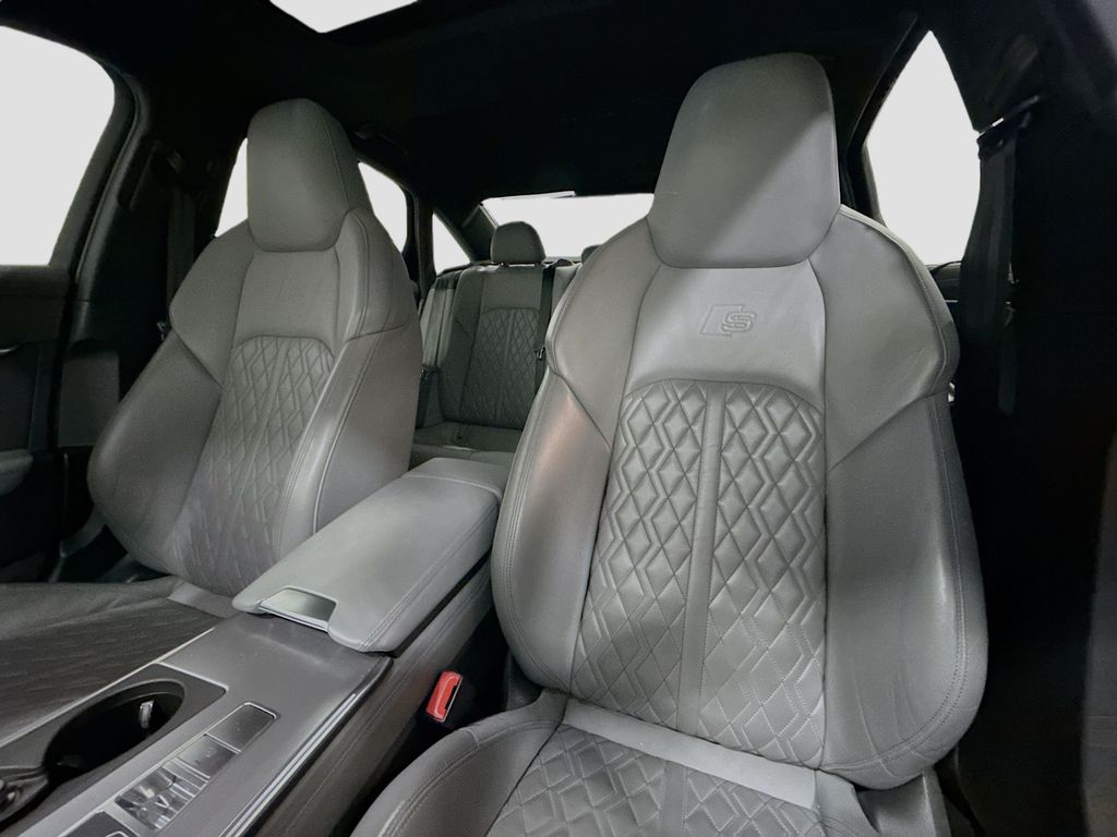Thumbnail: 2021 Audi S6 - 5