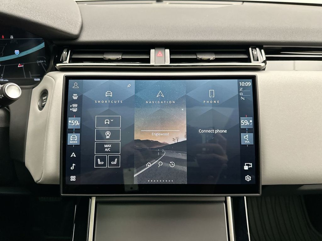 Thumbnail: 2026 Land Rover Range Rover Velar - 21