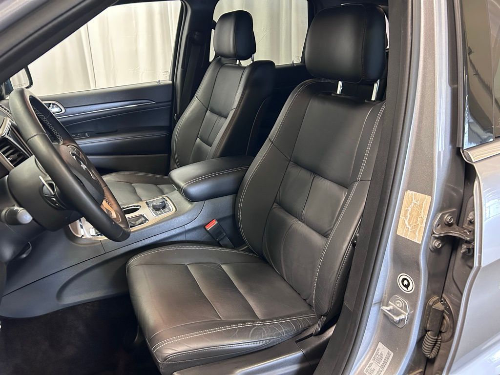 used 2016 Jeep Grand Cherokee car, priced at $15,833