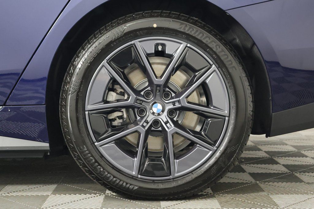 Thumbnail: 2026 BMW i4 - 10