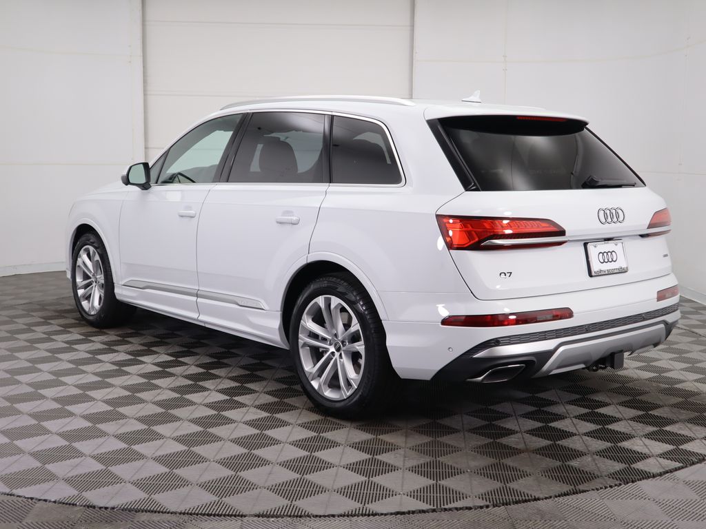2025 Audi Q7  7