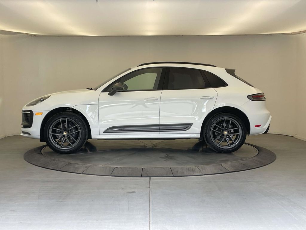 2025 Porsche Macan T - 1