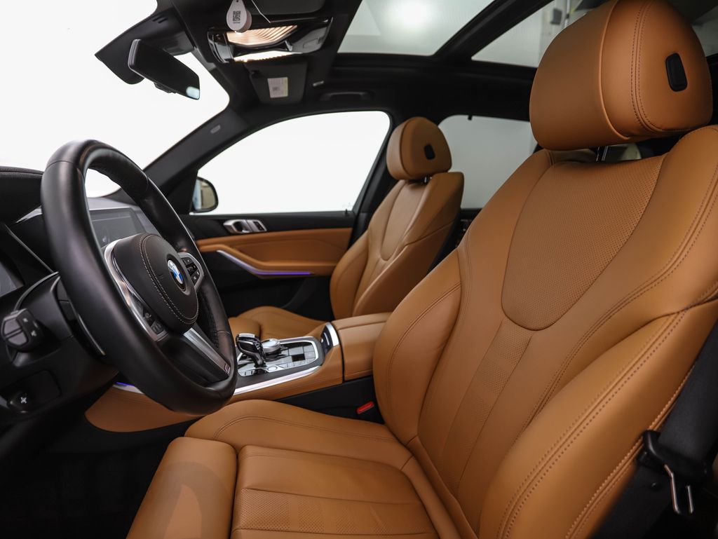 Thumbnail: 2022 BMW X5 - 11