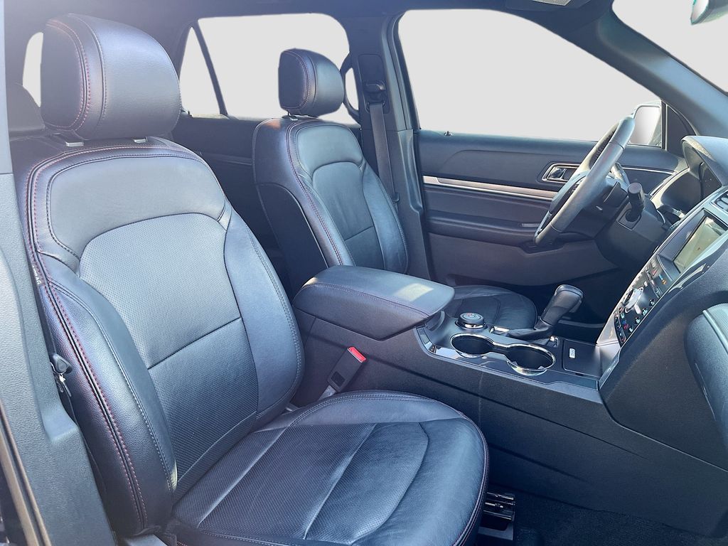 Used 2017 Quartz Metallic Ford Sport image 29
