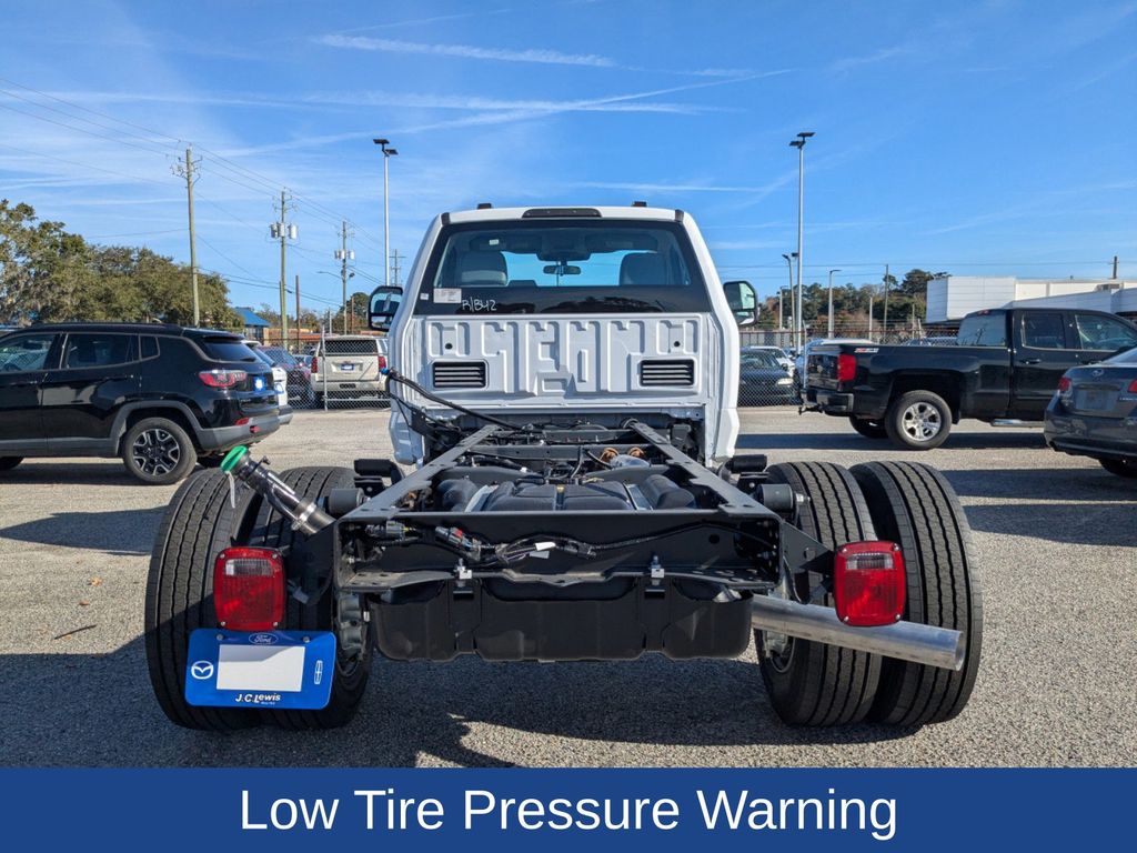 2025 Ford F-600 Chassis XL