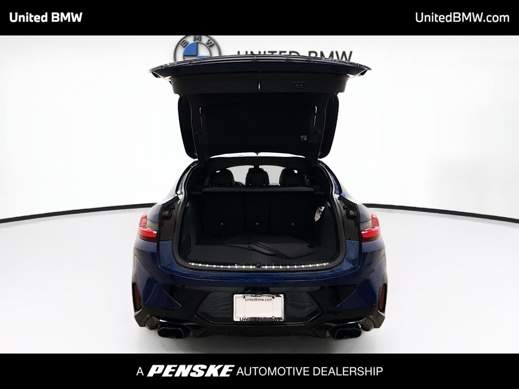 Thumbnail: 2025 BMW X4 - 14