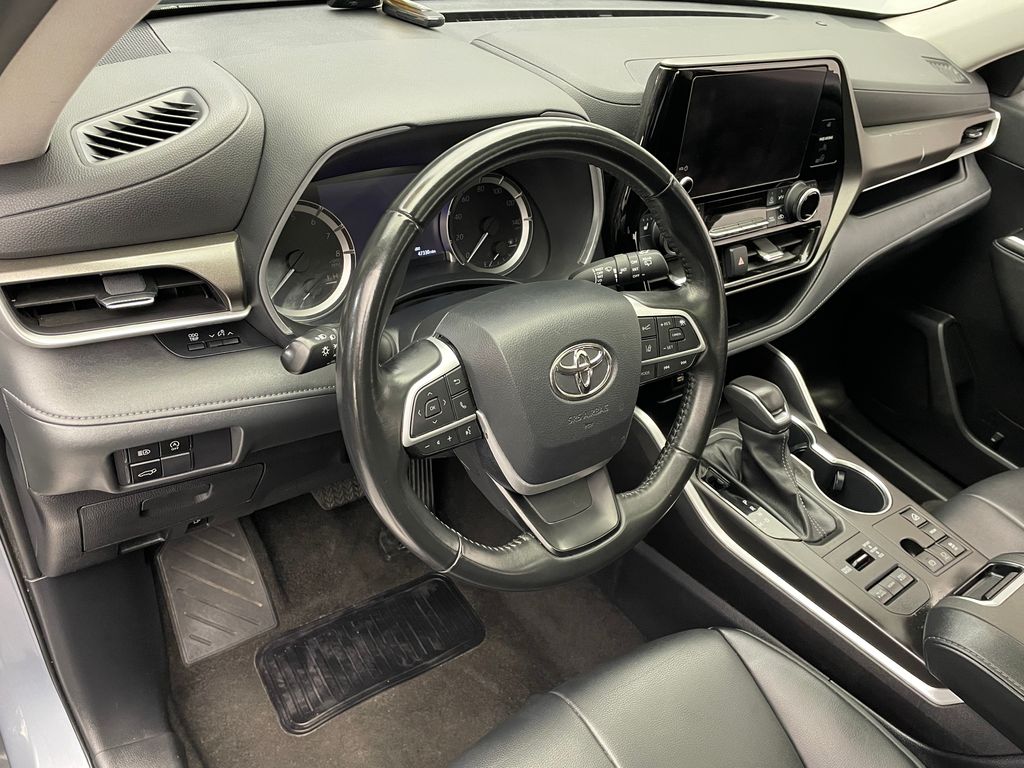 2023 Toyota Highlander XLE 11