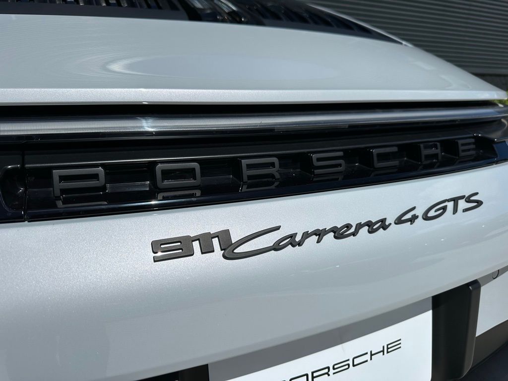 Thumbnail: 2025 Porsche 911 - 14