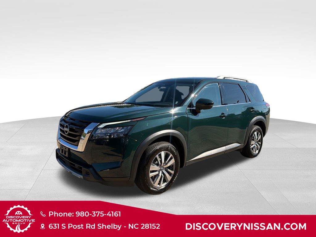 2025 Nissan Pathfinder SL