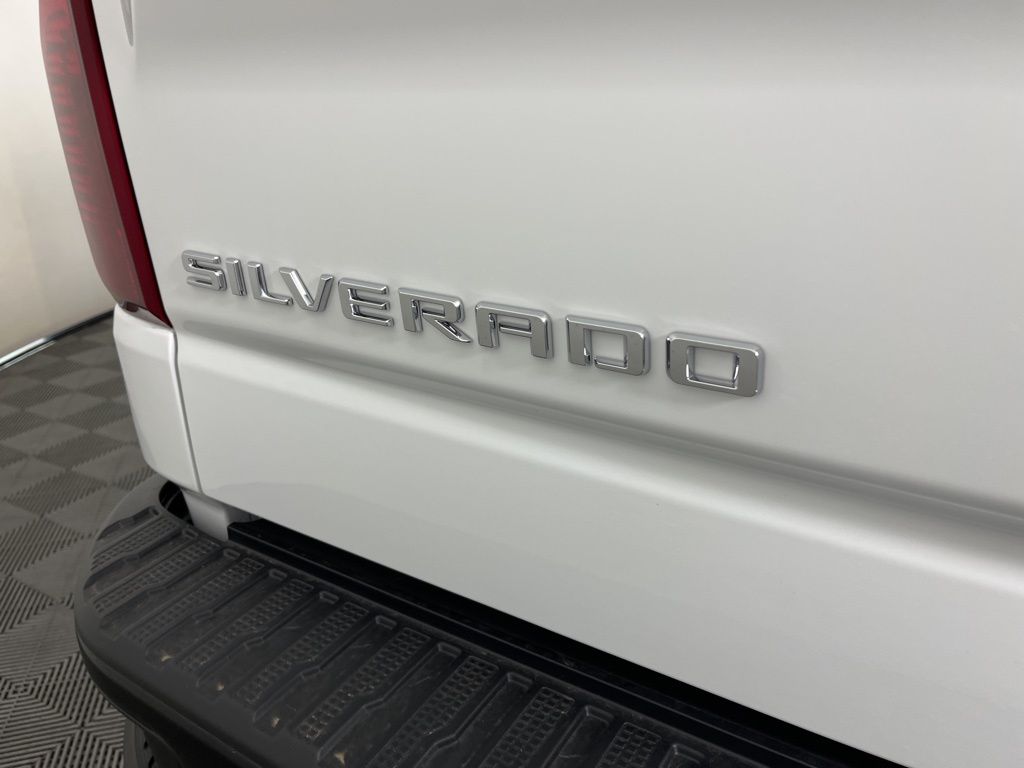 Thumbnail: 2026 Chevrolet Silverado 1500 - 18