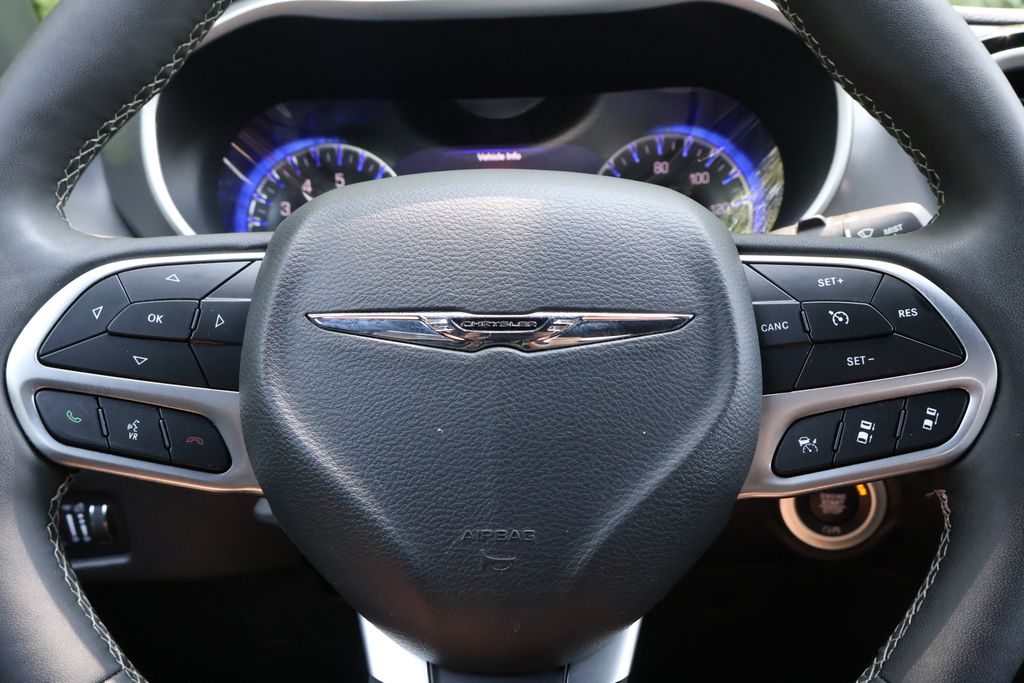 Thumbnail: 2025 Chrysler Pacifica - 27