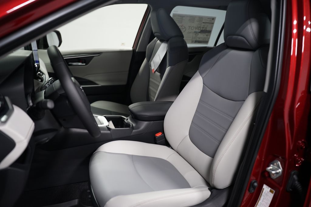 Thumbnail: 2025 Toyota RAV4 - 28
