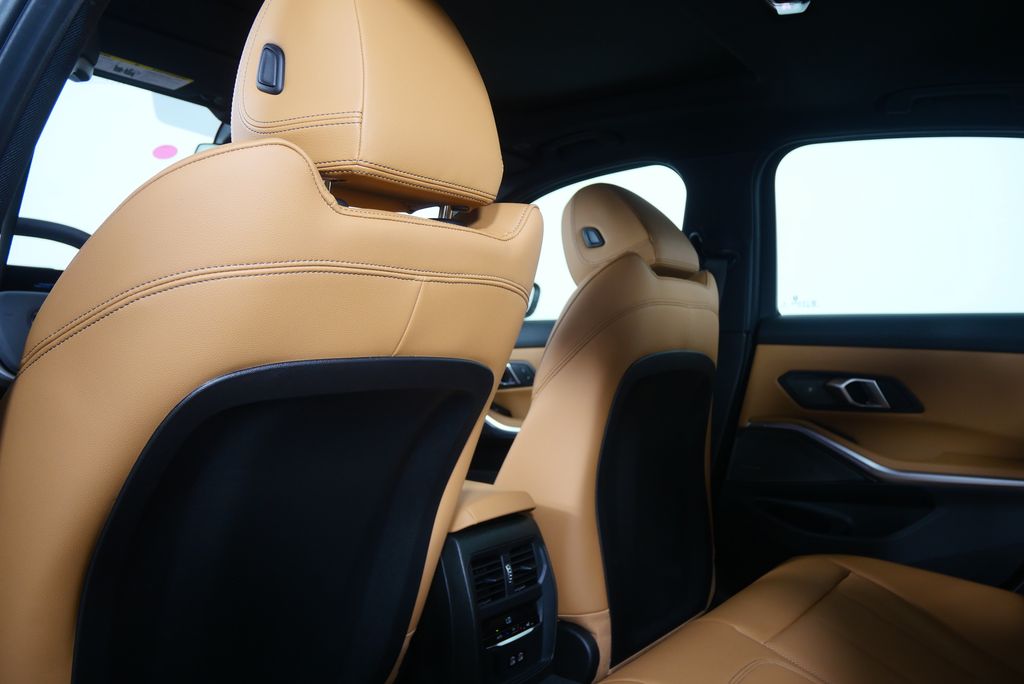 Thumbnail: 2026 BMW 3 Series - 16