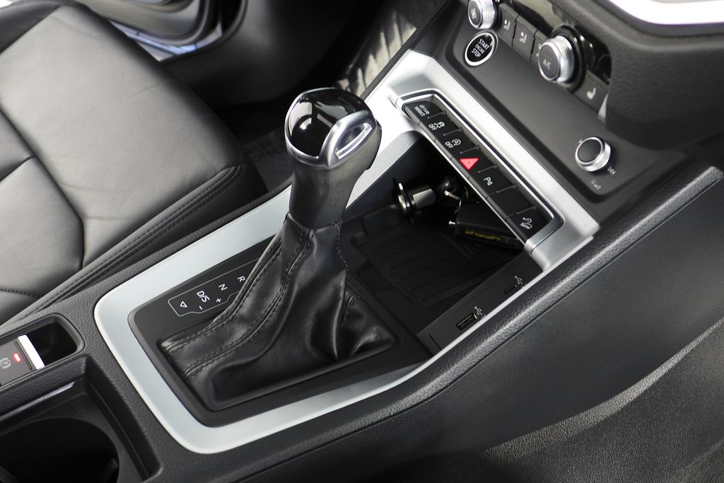 Thumbnail: 2021 Audi Q3 - 15