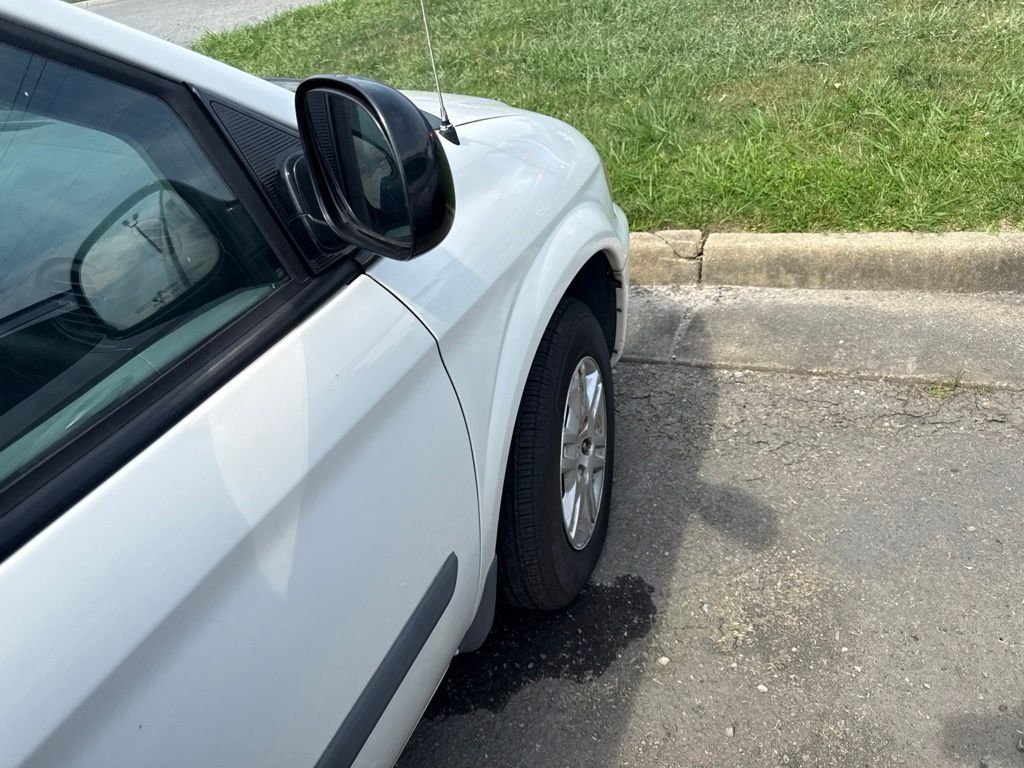 Used 2007 White Dodge SE image 7