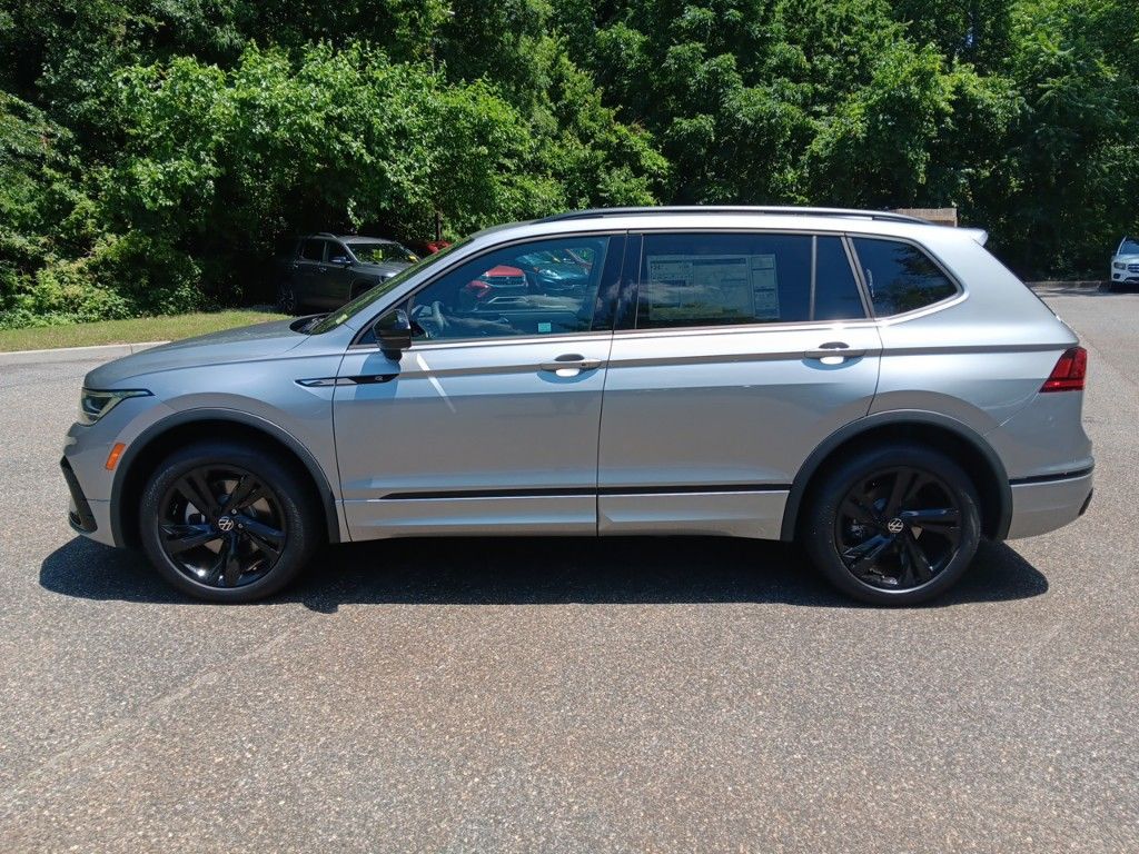 2024 Volkswagen Tiguan 2.0T SE R-Line Black 2