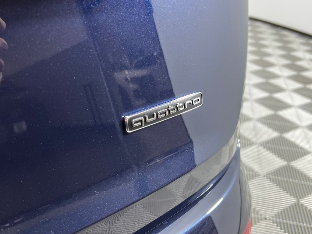 Thumbnail: 2025 Audi Q7 - 11