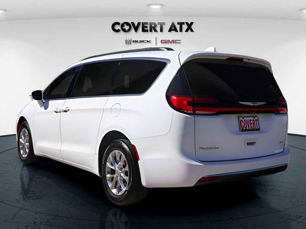 Used Car 2022 Chrysler Pacifica  Touring L For Sale Under $30,000 In Austin, Texas