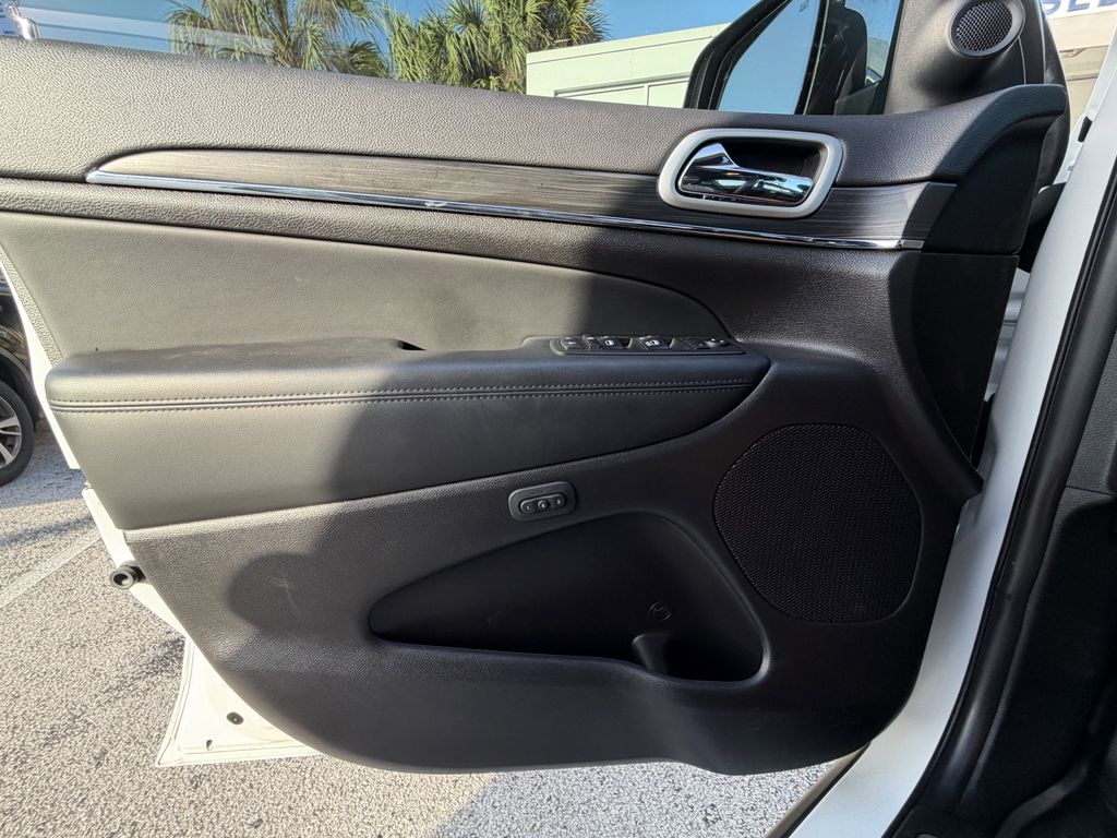used 2021 Jeep Grand Cherokee car, priced at $24,893