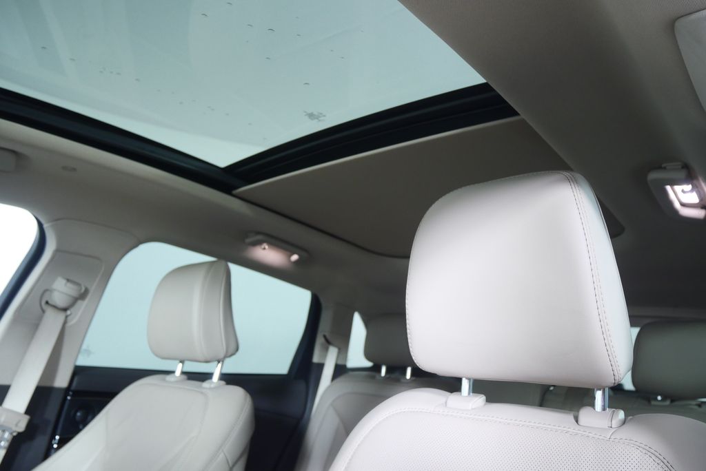 Thumbnail: 2021 Lincoln Nautilus - 10