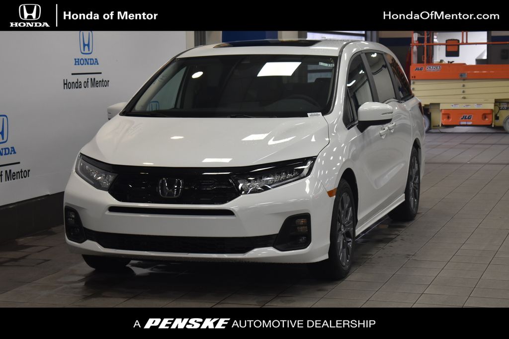 2025 Honda Odyssey Touring Hero Image
