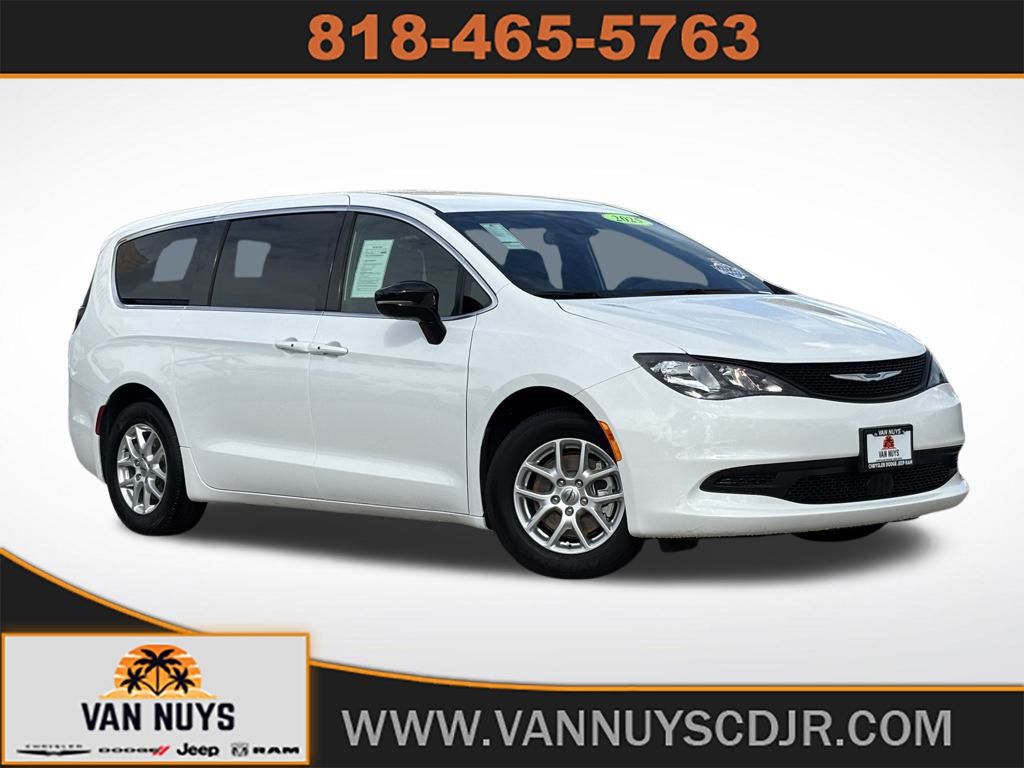 2025 Chrysler Voyager LX FWD