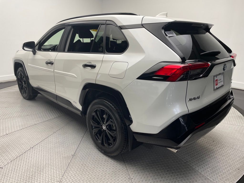 2022 Toyota RAV4 SE 7