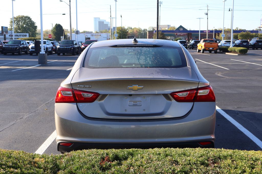 Thumbnail: 2022 Chevrolet Malibu - 9