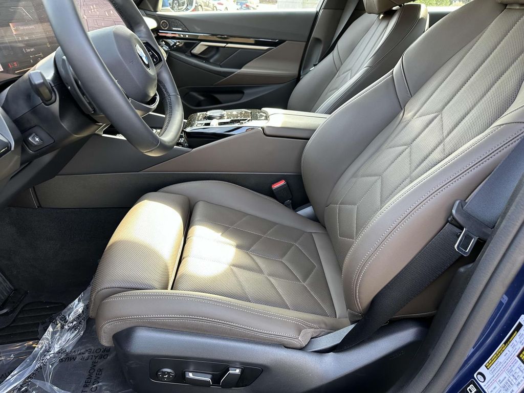2024 BMW 5 Series 530i xDrive 23