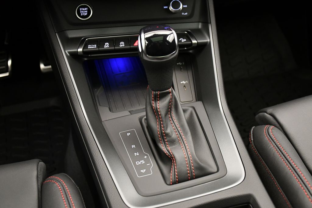 Thumbnail: 2025 Audi Q3 - 31