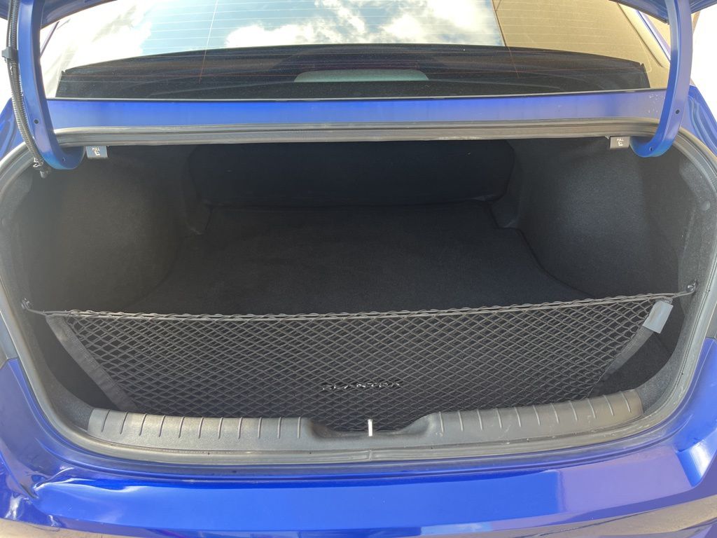 Thumbnail: 2023 Hyundai Elantra - 10