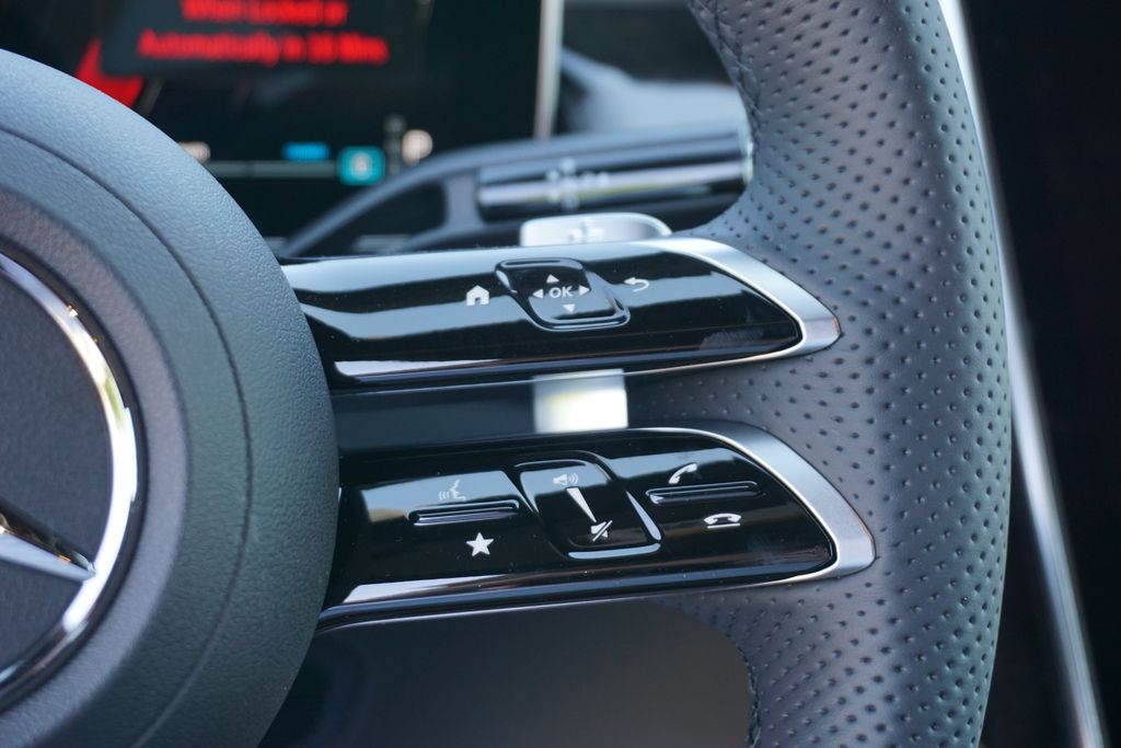 2025 Mercedes-Benz GLC 300 27