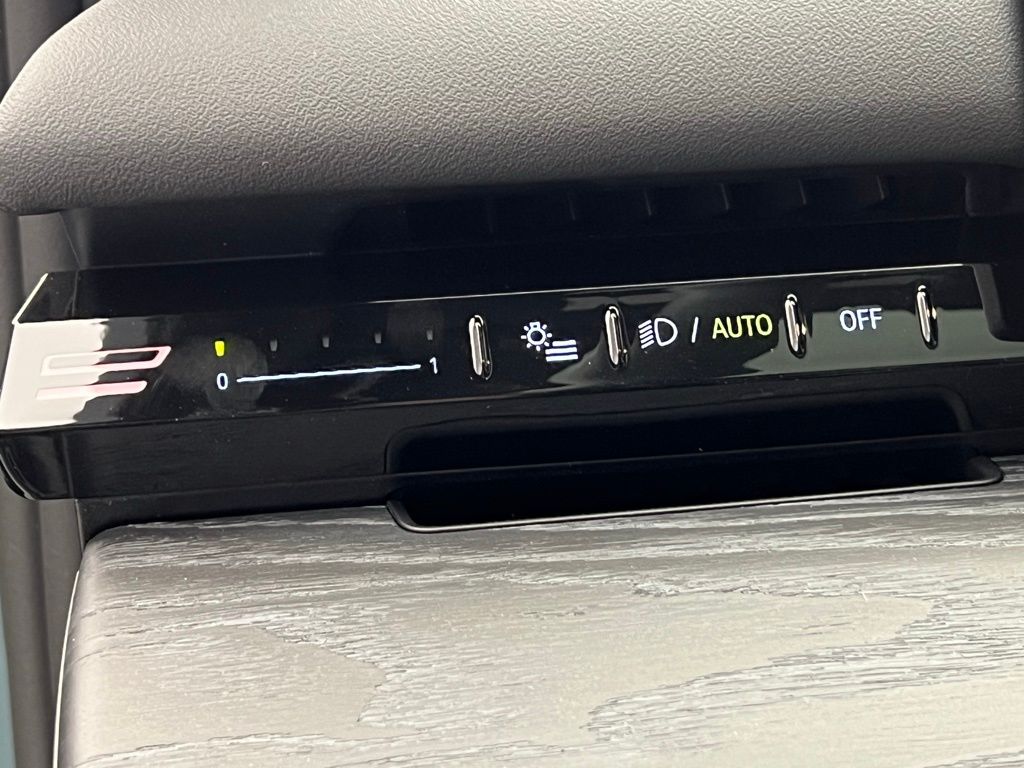 Thumbnail: 2026 BMW 5 Series - 19