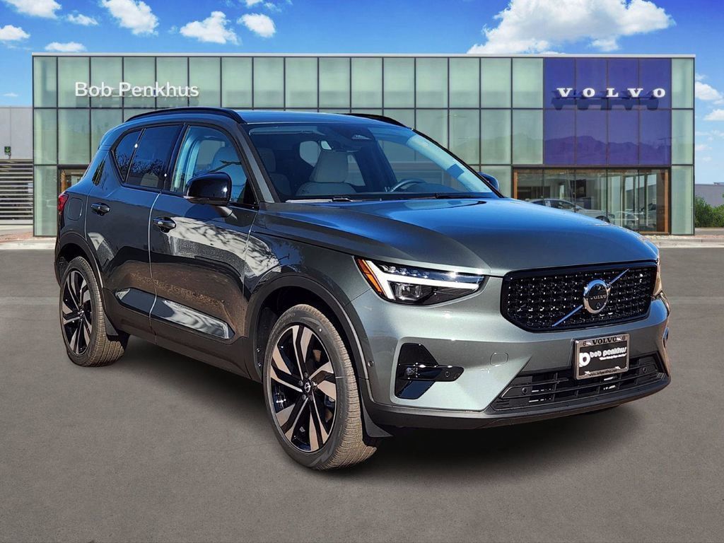 2026 Volvo XC40 B5 Ultra AWD