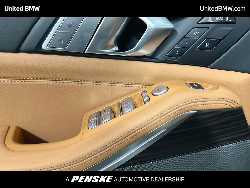 Thumbnail: 2026 BMW X7 - 11