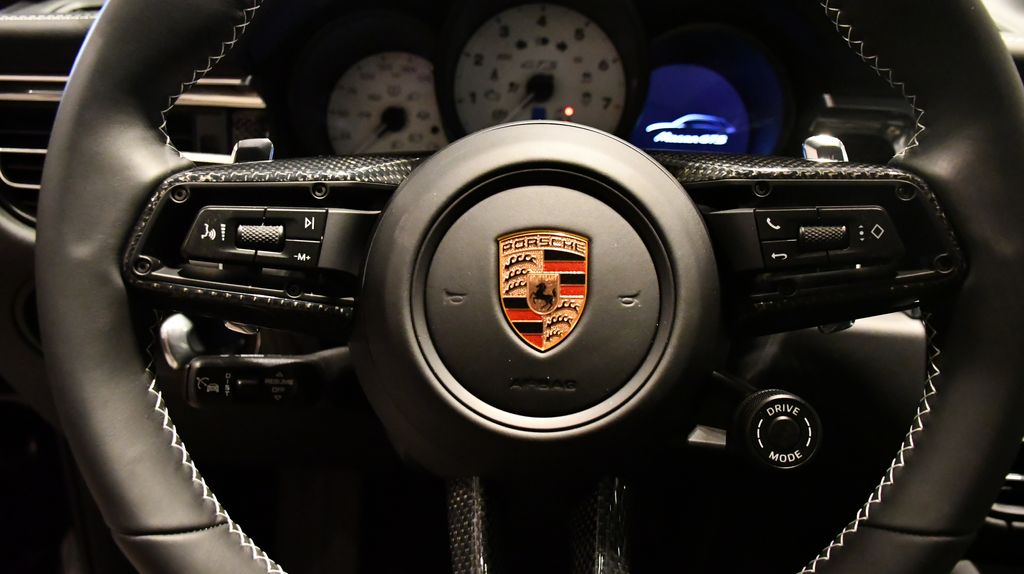 Thumbnail: 2026 Porsche Macan - 14