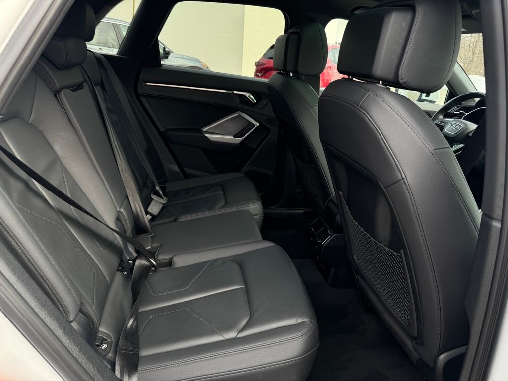 2024 Audi Q3 Premium 45 TFSI S line quattro Tiptronic