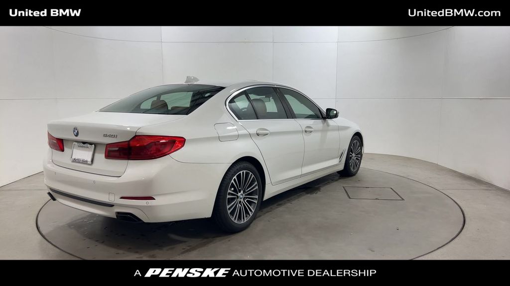 2019 BMW 5 Series 540i 8