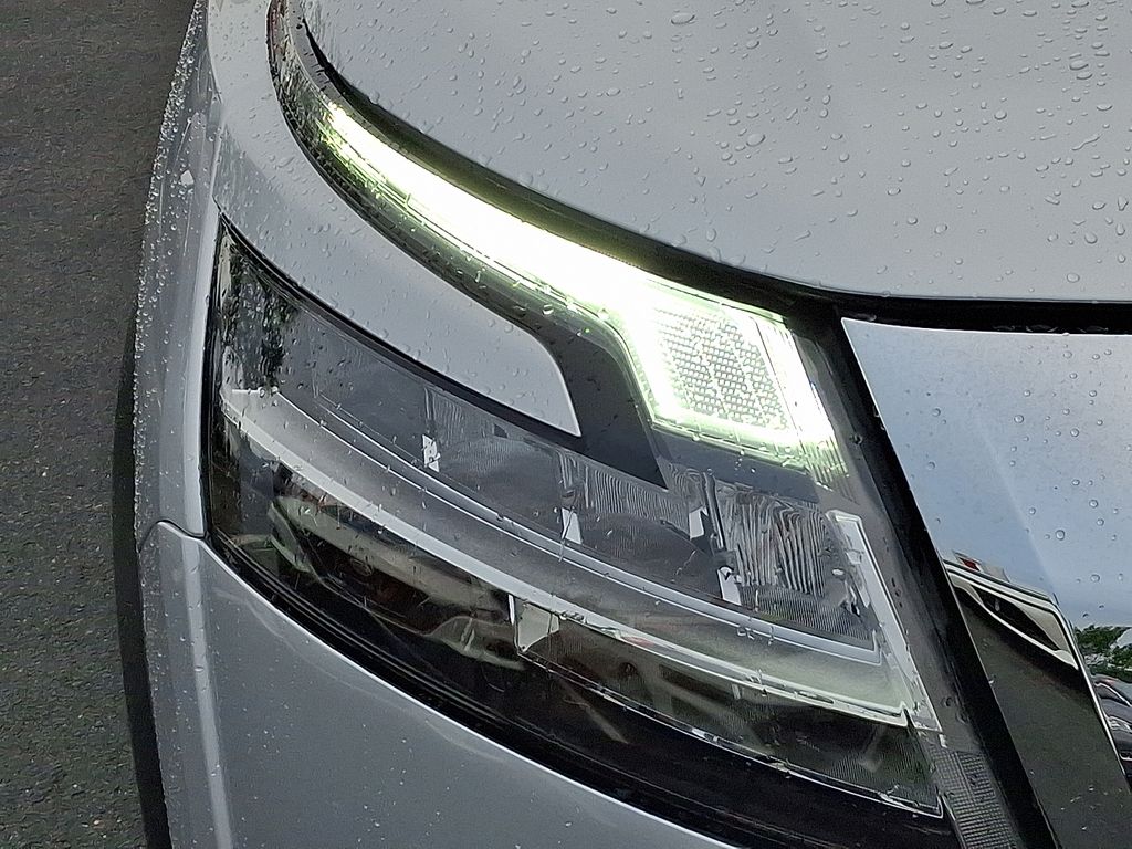 Thumbnail: 2022 Nissan Pathfinder - 9