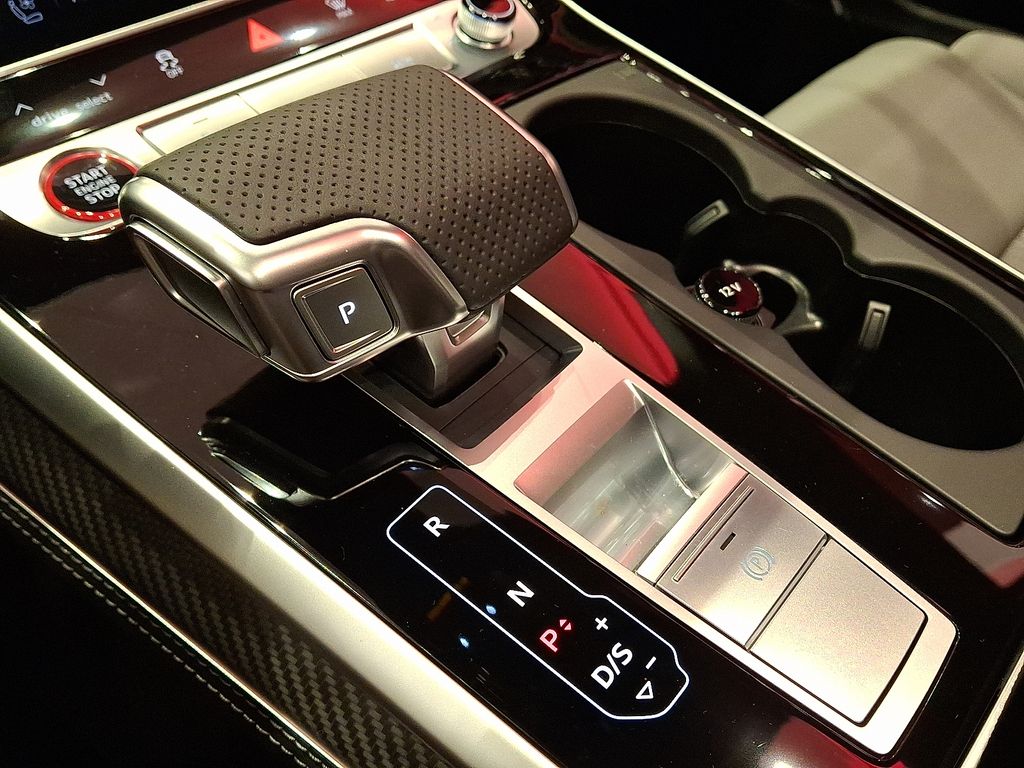 Thumbnail: 2026 Audi SQ8 - 11