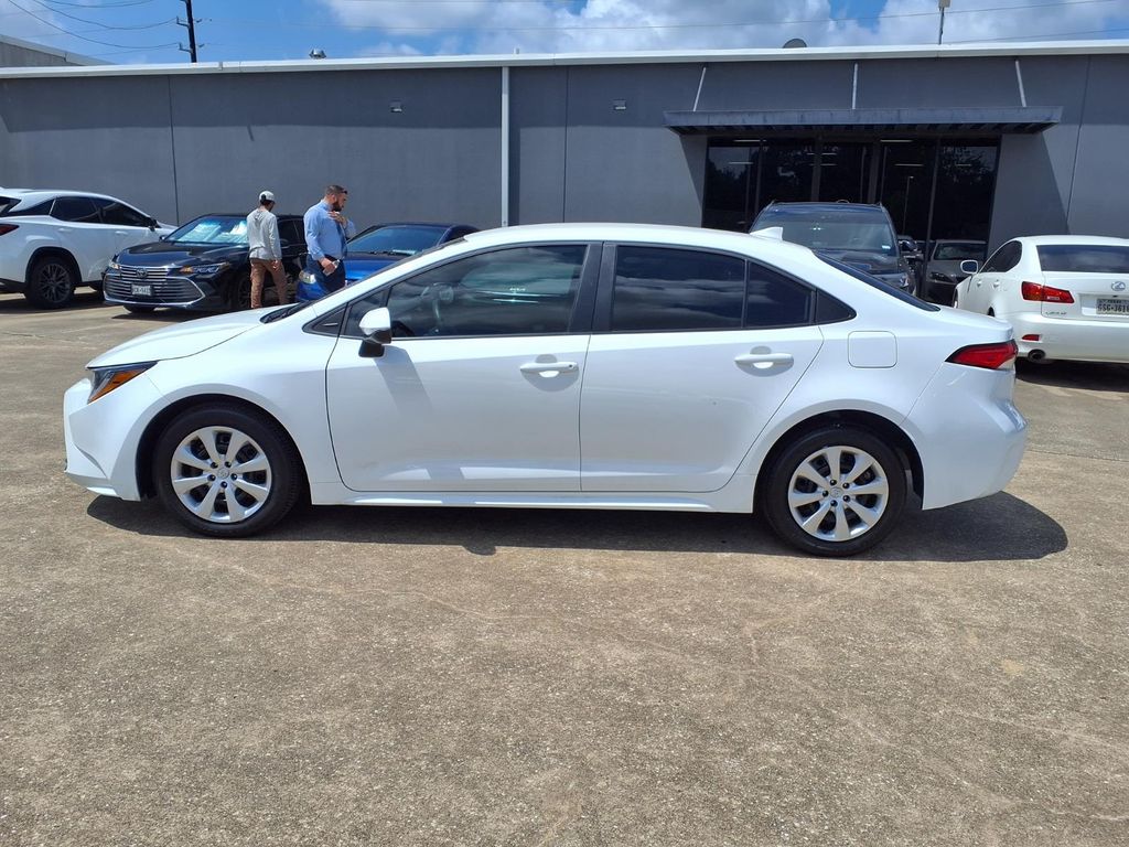 2025 Toyota Corolla LE - 4