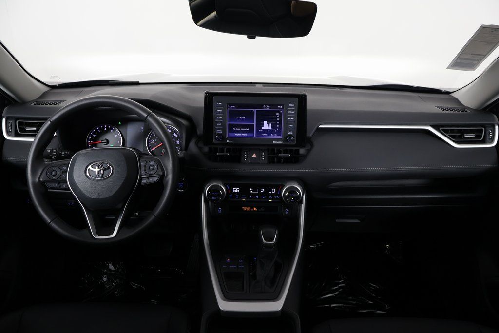 Thumbnail: 2021 Toyota RAV4 - 8