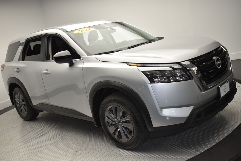 Thumbnail: 2023 Nissan Pathfinder - 3