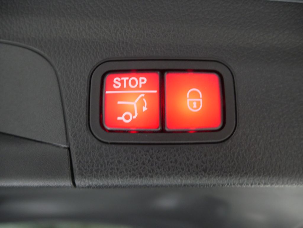 Thumbnail: 2023 Mercedes-Benz GLE - 24