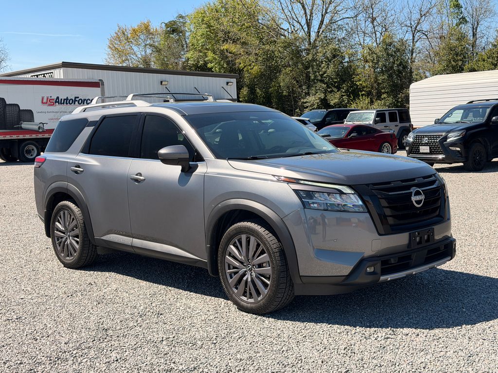 2023 Nissan Pathfinder SL FWD