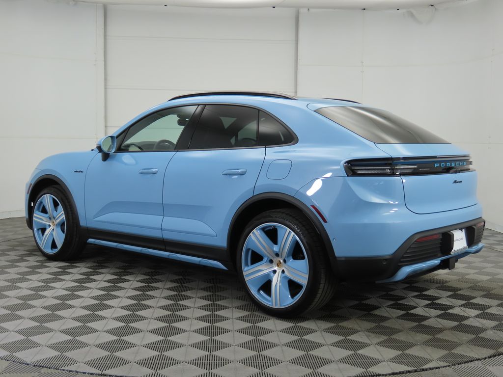 Thumbnail: 2025 Porsche Macan - 3