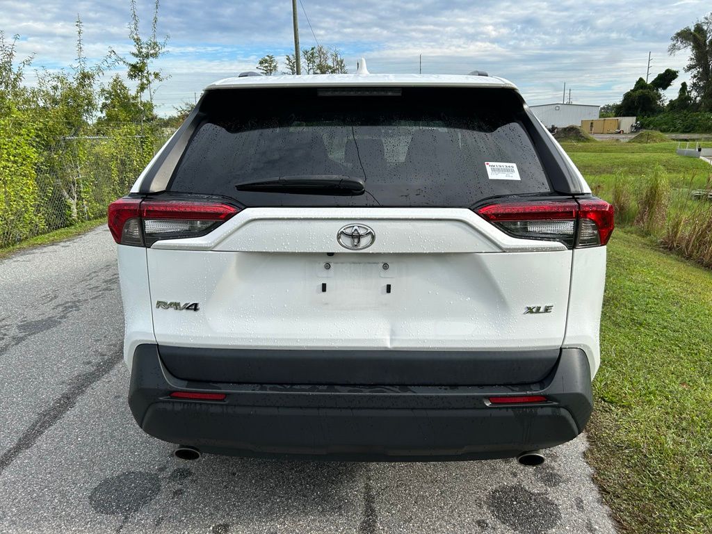 Thumbnail: 2022 Toyota RAV4 - 4