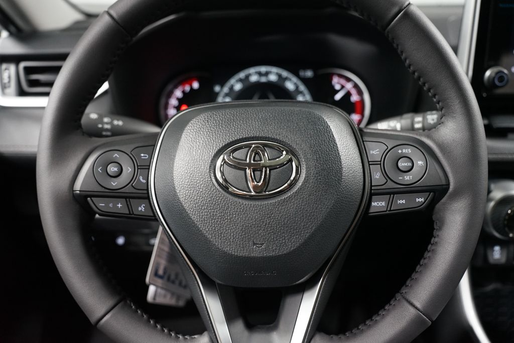 Thumbnail: 2025 Toyota RAV4 - 12