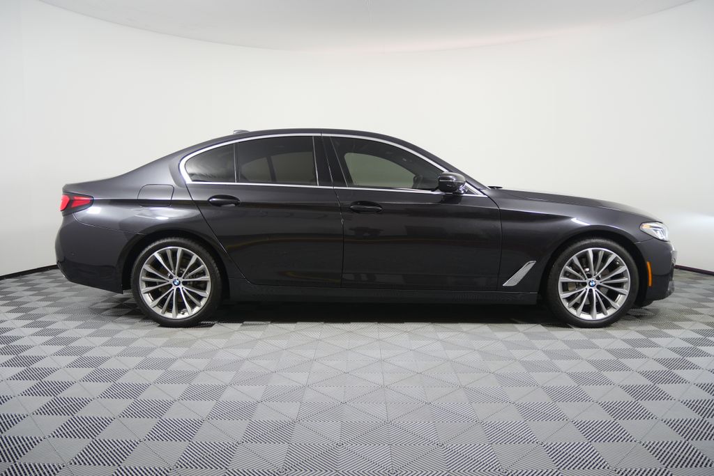 Thumbnail: 2023 BMW 5 Series - 2
