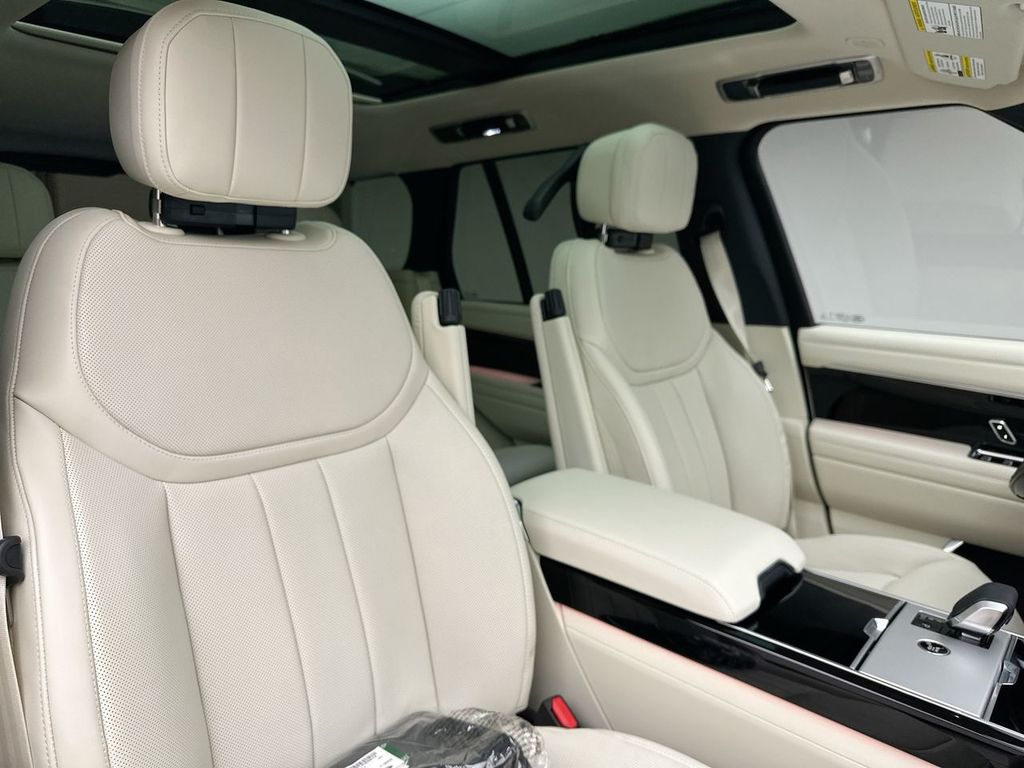 Thumbnail: 2026 Land Rover Range Rover - 6
